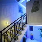Daire Studios Stratos *