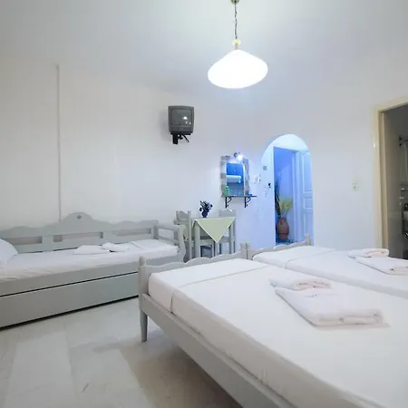 Studios Stratos * Naxos City